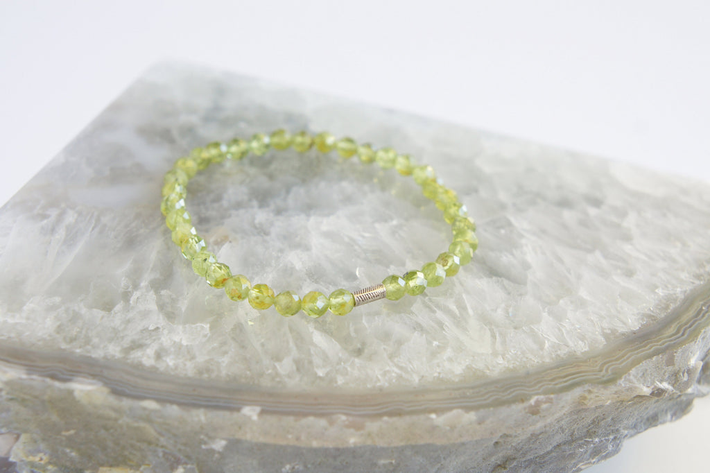 Spirit Feather Peridot Beaded Bracelet