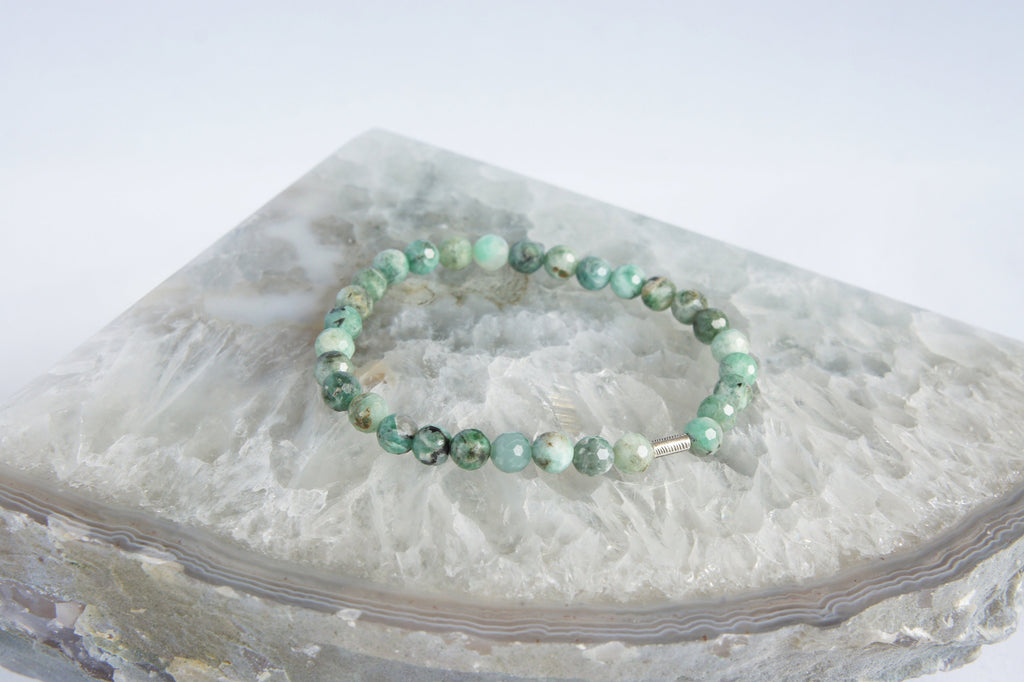 Spirit Feather Emerald Beaded Bracelet